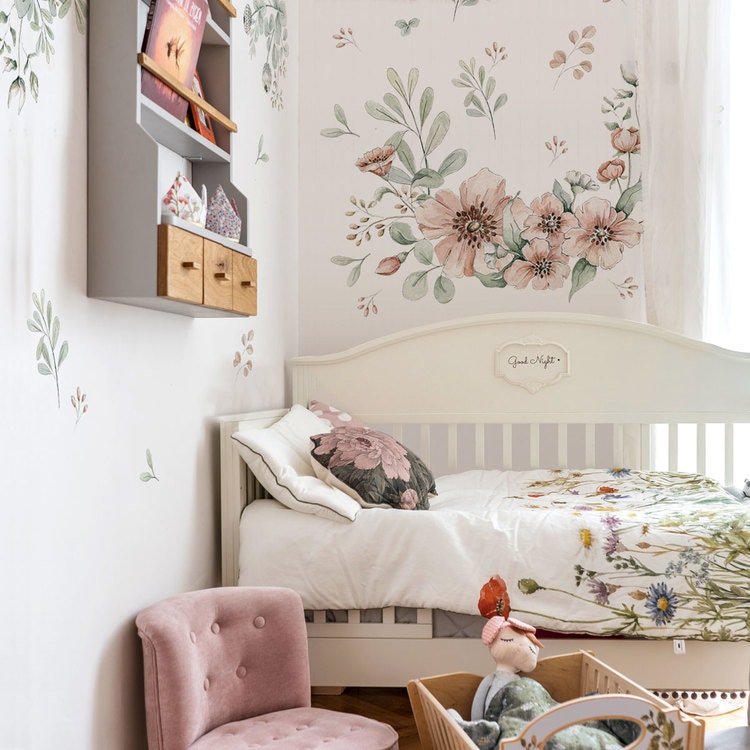Dekornik, väggklistermärken Meadow Flowers Pastel Ängsblommor ovanför en säng