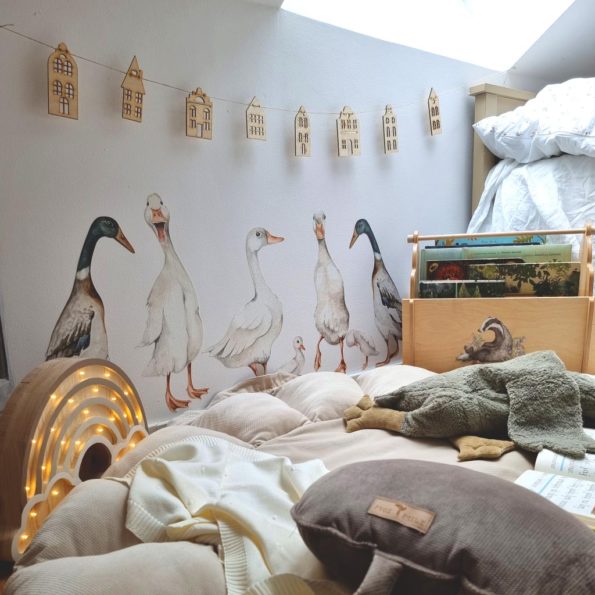 Dekornik, väggklistermärken White Ducks Väggklistermärken uppsatta på en vägg i ett barnrum