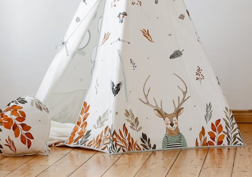 Moi Mili, tipi tent forest friends