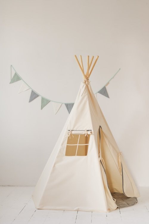 Moi Mili, beige tipi tent with grey pompom
