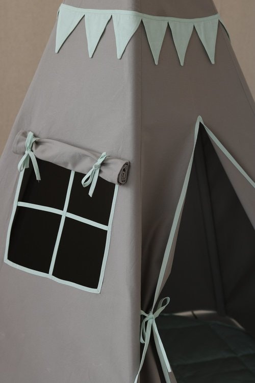 Moi Mili, grey tipi tent with mint pennant 