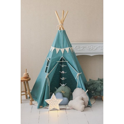 Moi Mili, gold star tipi tent with pennant