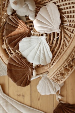 Moi Mili, pennant in velvet shell Beige pearl