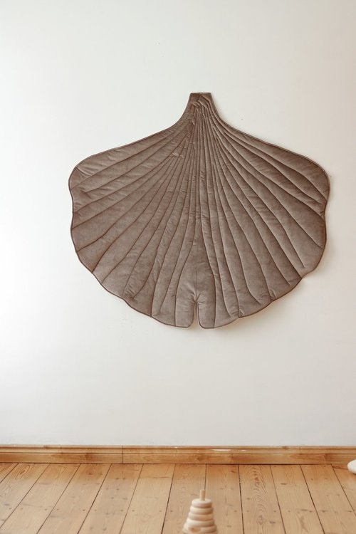 Moi Mili, play mat in velvet ginkgo, dark beige