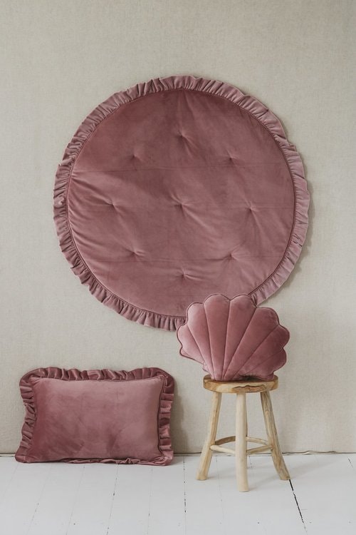 Moi Mili, round play mat with flounce in velvet, dirty pink