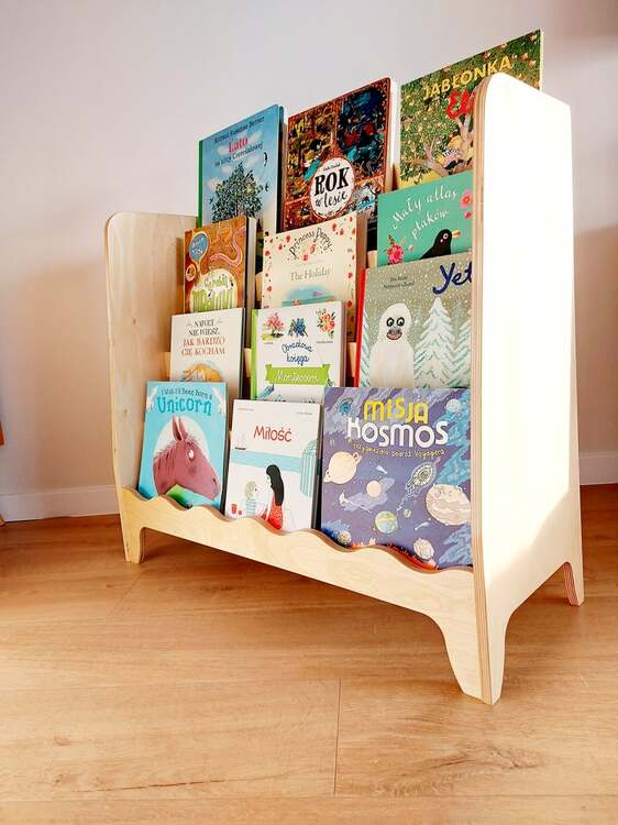 Natural floor book shelf for the children's room 