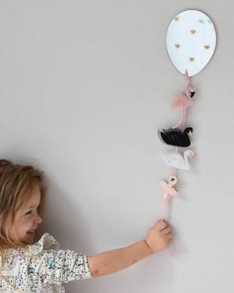 Mirror mini balloon for children's room