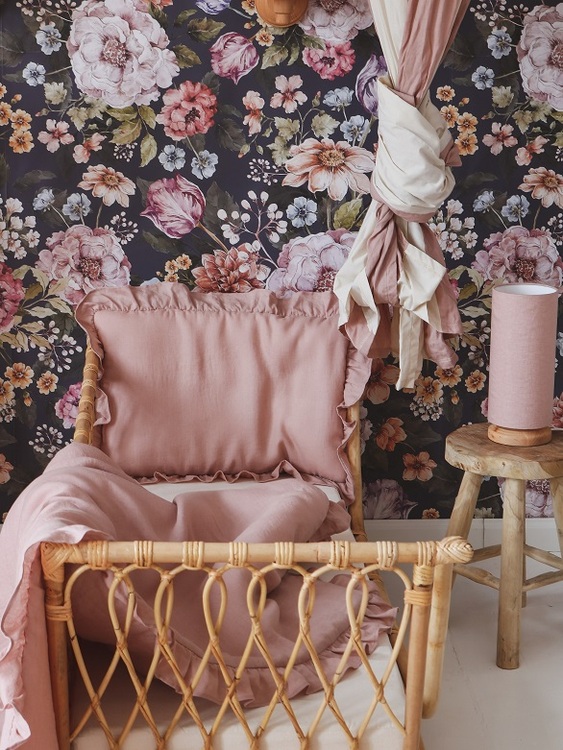 Lamps&Company, Bedside lamp pink linen 