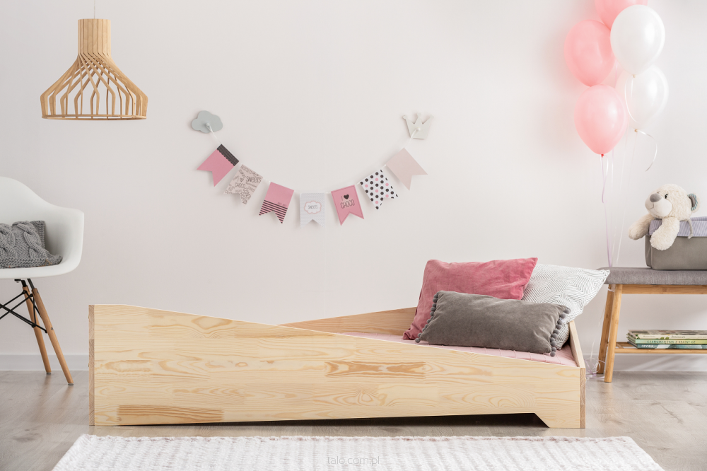Säng till barnrummet, BOX7 Natur barnsäng med sluttande sidor till barnrummet