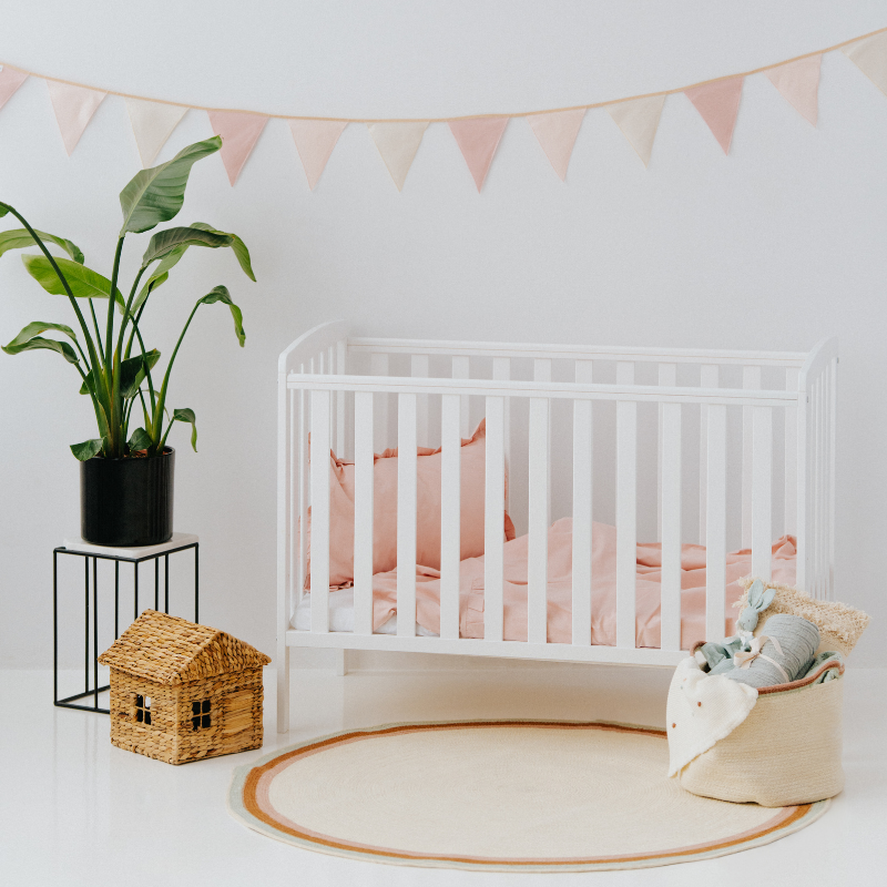 Babylove white classic crib Babylove white classic crib