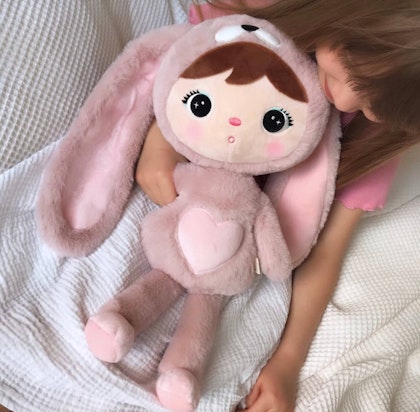 Rosa kanin, stor docka med namn