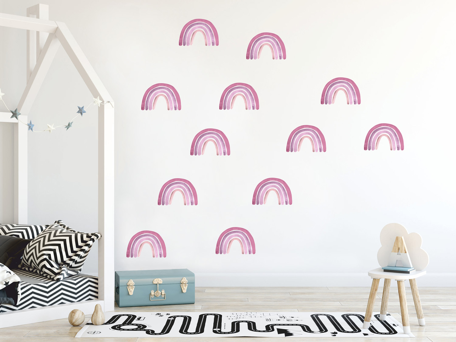 Babylove, little pink rainbow, väggklistermärke 12 st Regnbågar uppsatta på väggen i ett barnrum