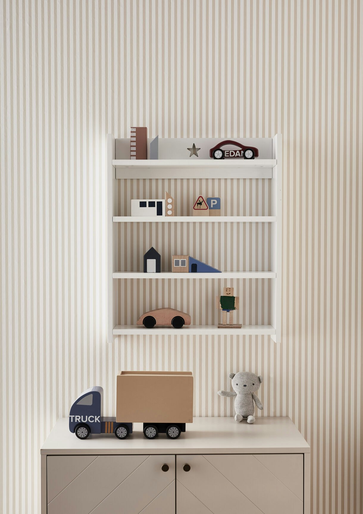 Kid's Concept, white wall shelf Star 