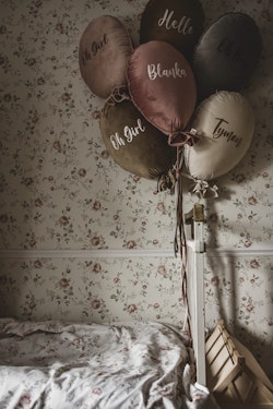 Wall decoration and cushion, Oh girl caramel