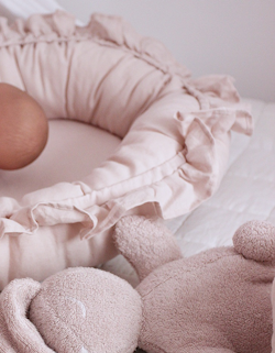 Cotton & Sweets, puderrosa babynest i 100 % linne