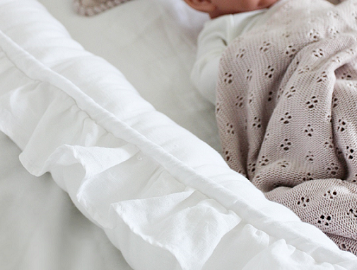 Cotton & Sweets , white baby nest in 100% linen 