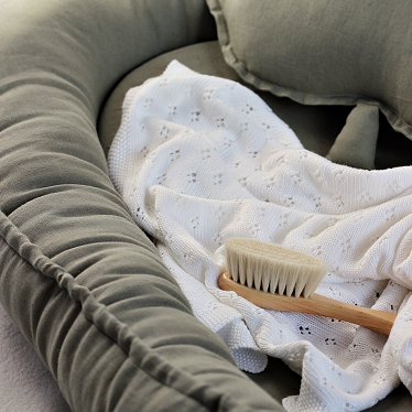 Cotton & Sweets, olive classic baby nest in 100% linen 