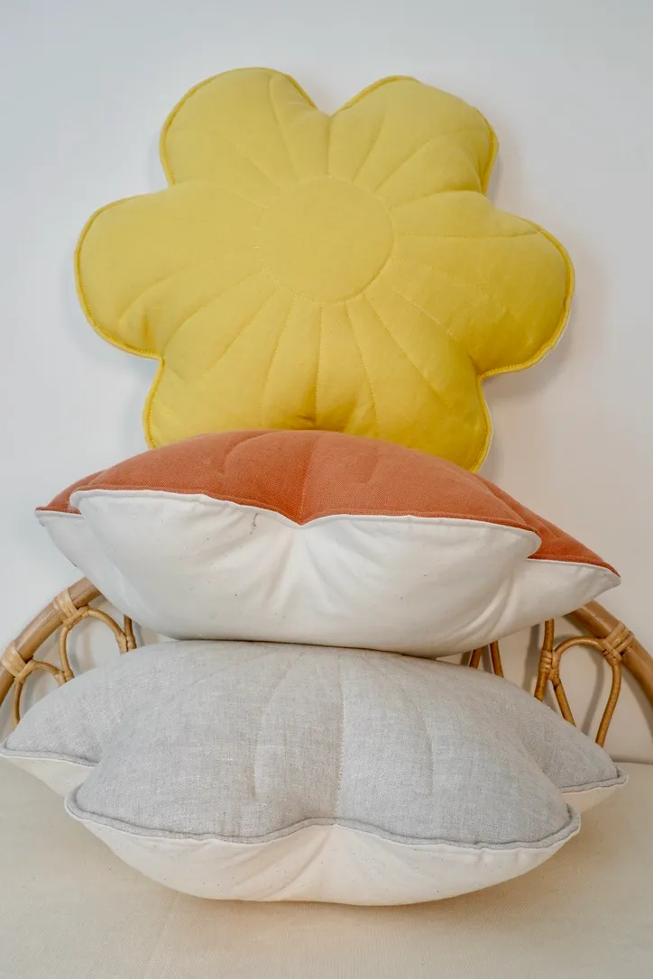 Moi Mili, linen pillow, Bloom Papaya 