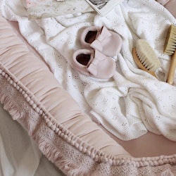 Cotton & Sweets, puderrosa boho babynest i bomull