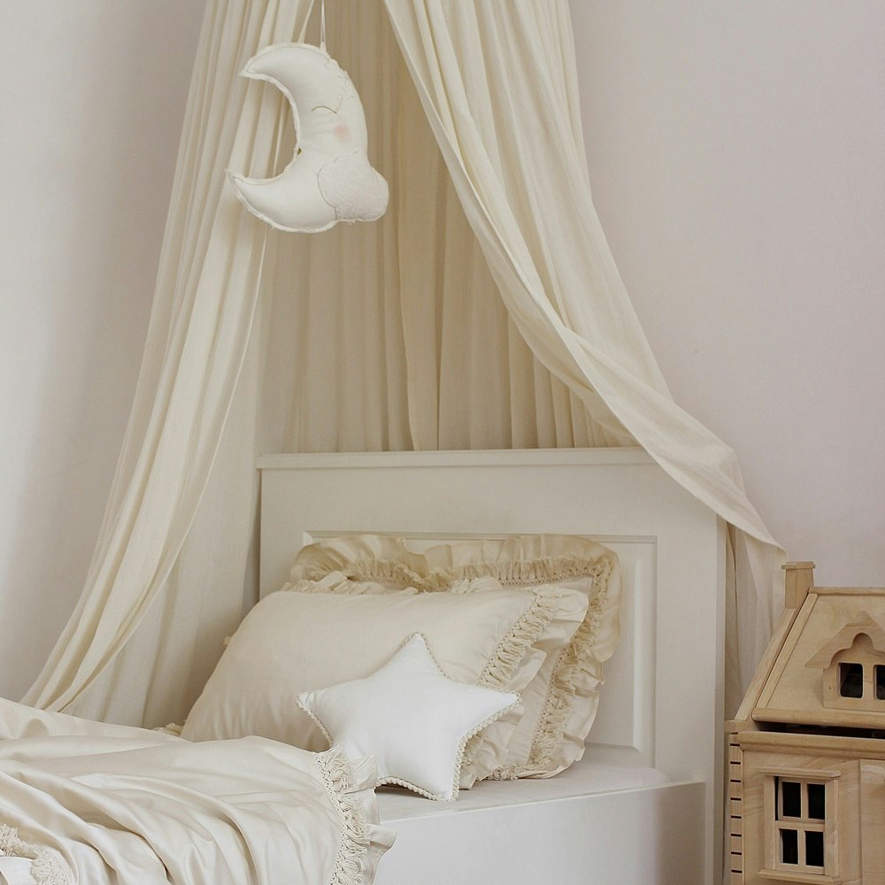Cotton & Sweets, bed mobile wall decoration vanilla moon 