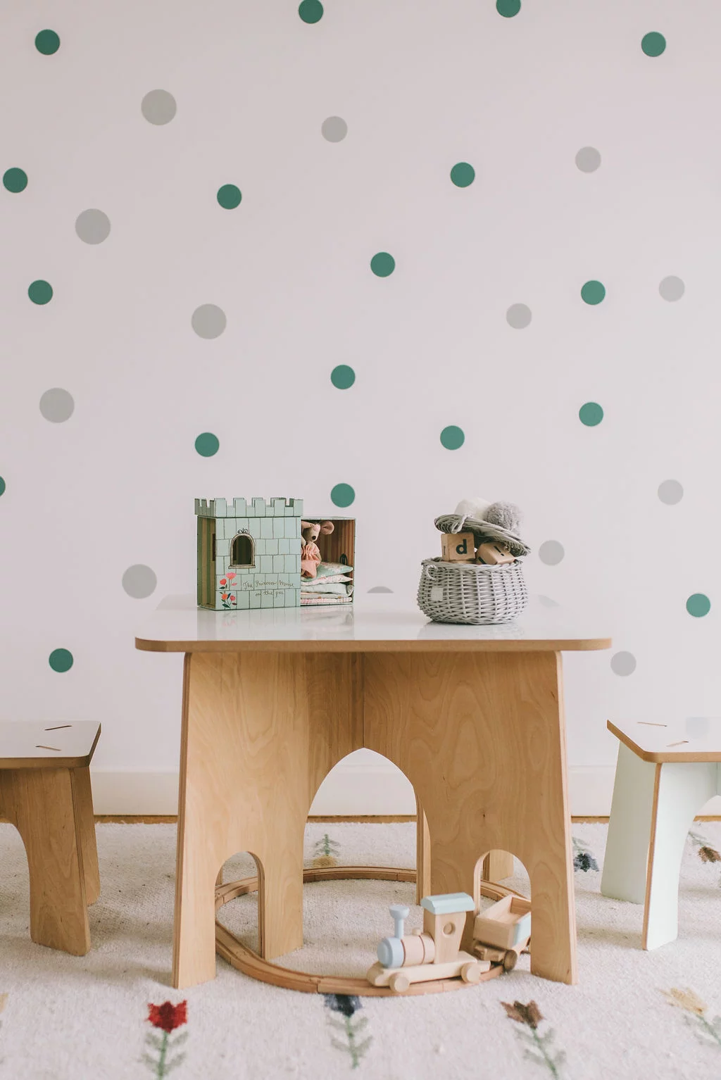 Table for the children's room, Roundabout 
