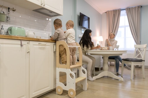 Buildable kitchen helper car, white/natural