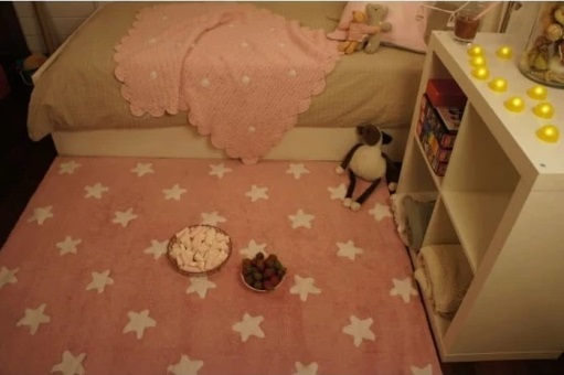 Lorena Canals matta till barnrummet 120 x 160, stars pink/white 