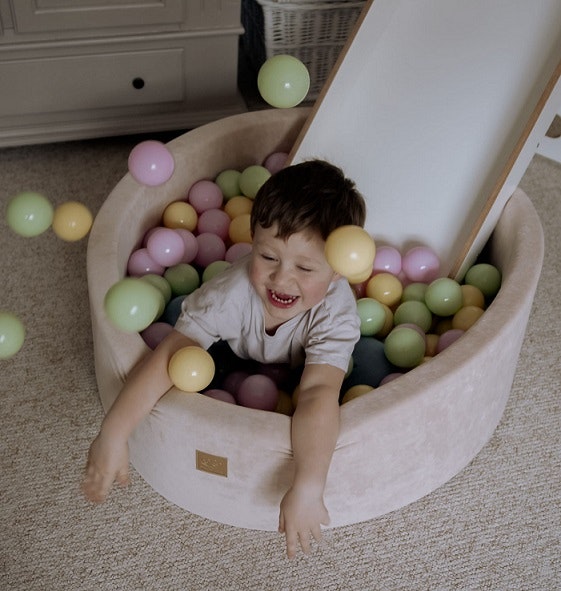 Meow, light pink ball pit with 250 balls, Spring 