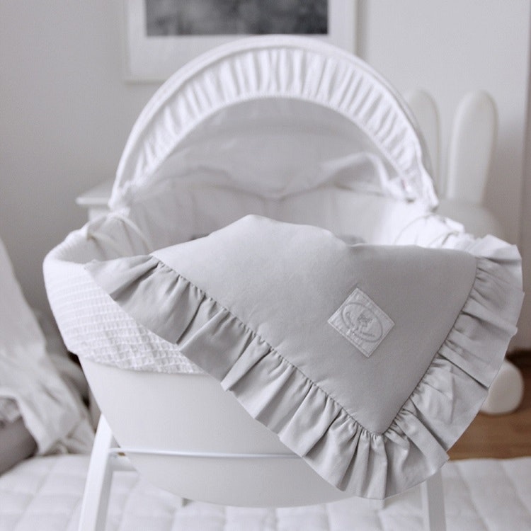 Ljusgrå newborn bäddset med kudde och täcke, Cotton & Sweets 