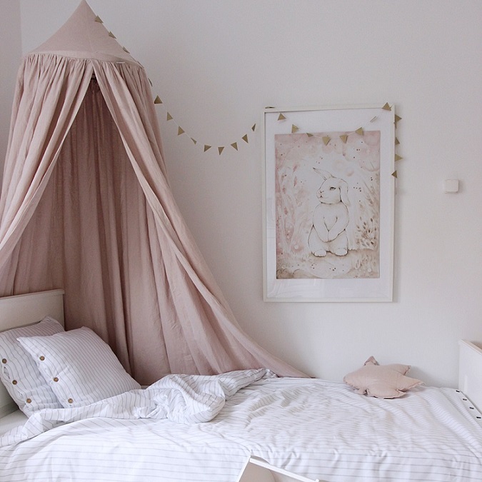 Powder pink linen bed canopy for children's room with LED lights , Cotton & Sweets 