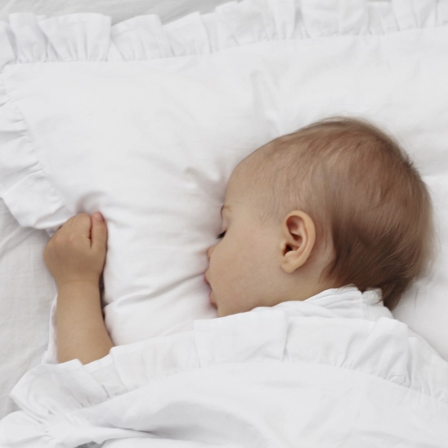 White crib bed set with pillow and duvet with flounce, Cotton and Sweets 