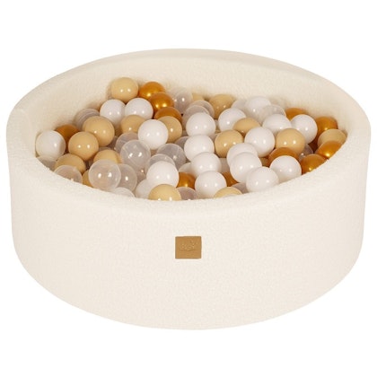 Meow, snow white boucle ball pit with 200 balls, Goldie