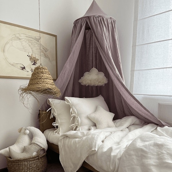 Mauve linen bed canopy for the children's room, Cotton&Sweets 