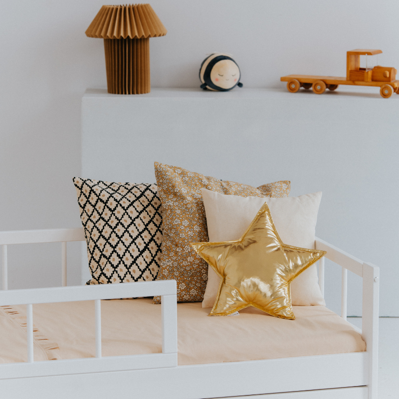 Babylove.se, pillow gold star 