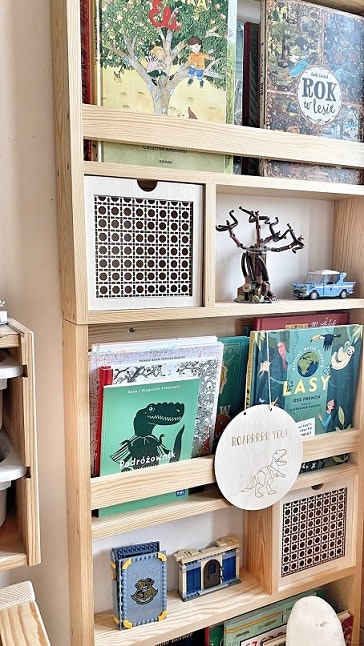 High boho bookshelf with two drawers in rattan 