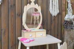 Beauty table crown with rabbit chair, natural