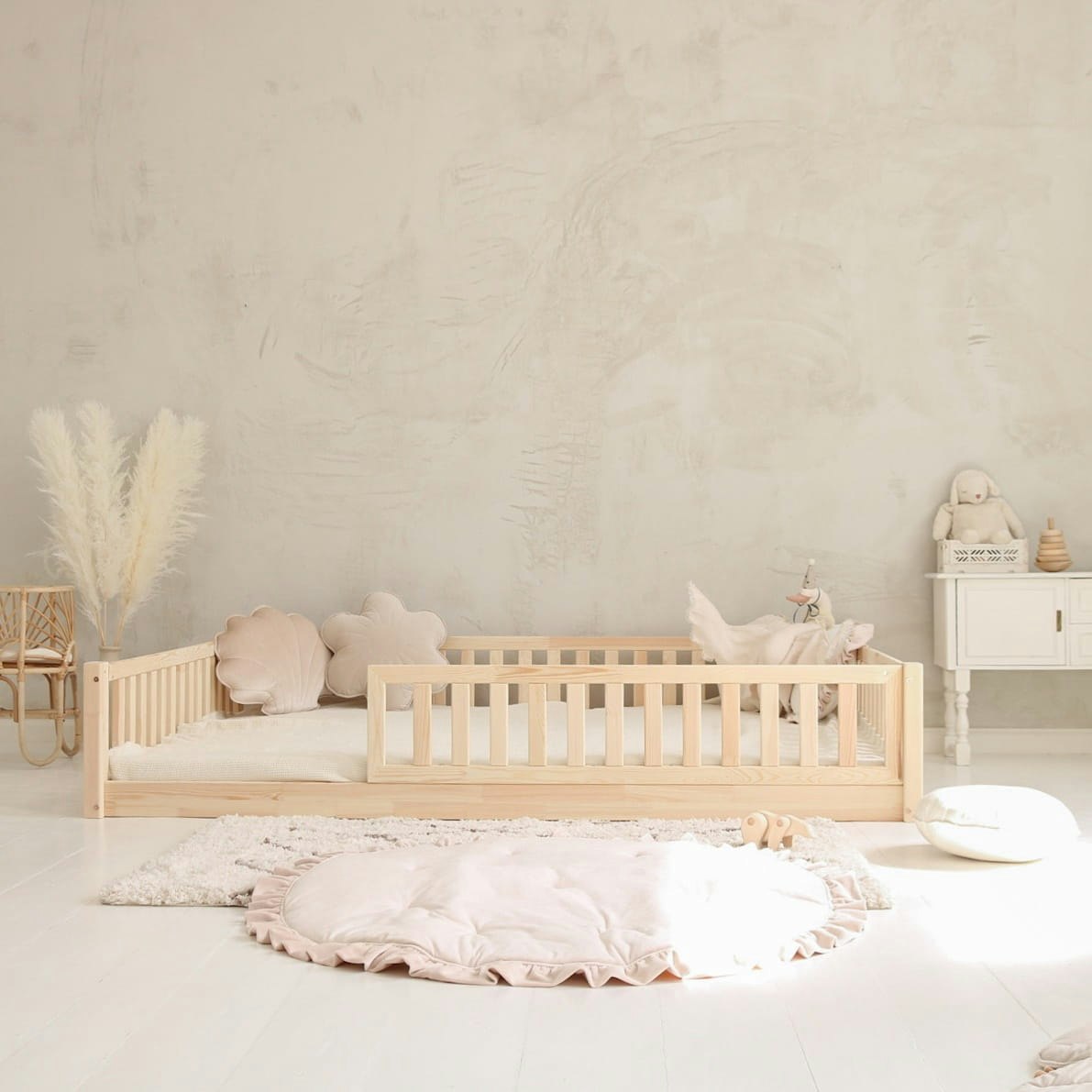 Natural large children's bed Lisa 140x190 cm 