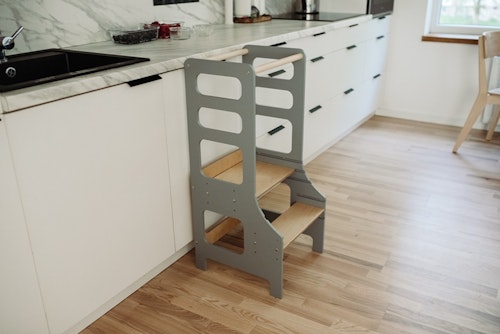 Duck Woodworks, Adjustable kitchen helper, grey/natural