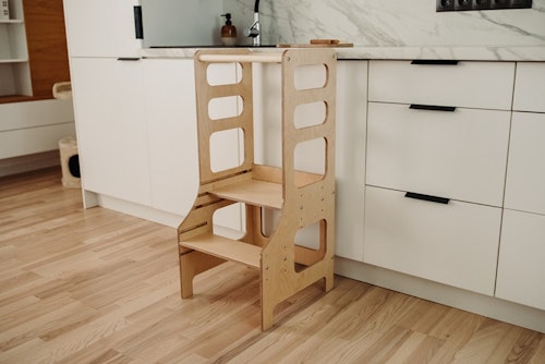 Duck Woodworks, Adjustable kitchen helper, natural
