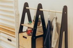 Duck Woodworks, garderob klädstång med lådor, svart/natur