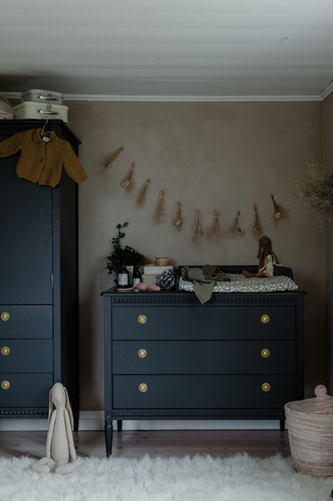 Antique dresser with three drawers for the children's room, green 