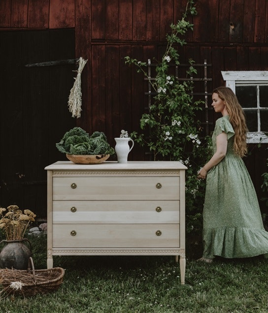 Antique dresser with three drawers for the children's room, natural 