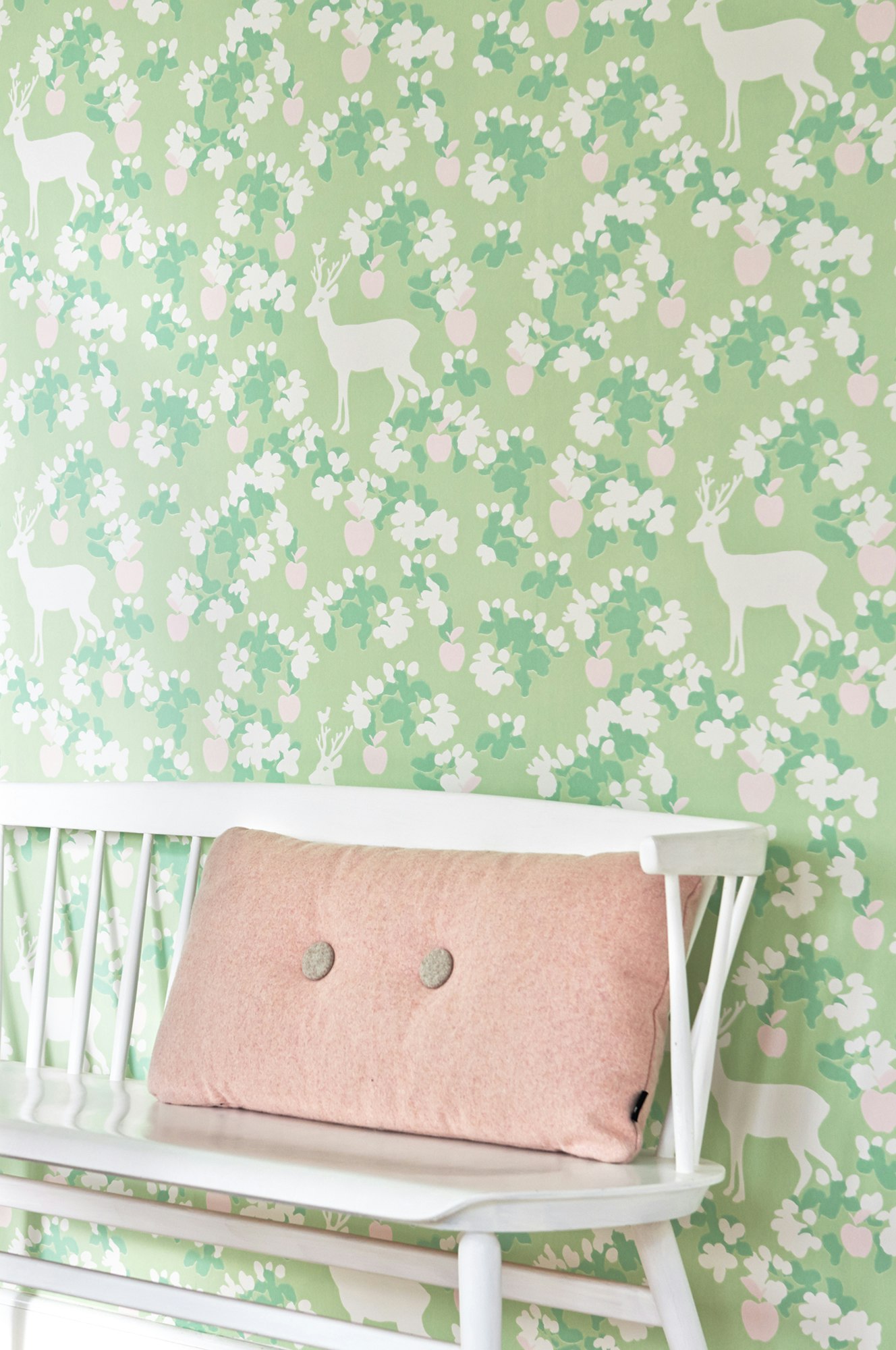 Majvillan, wallpaper for the children's room Apple garden, green 