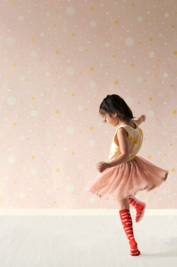 Majvillan, wallpaper for the children's room Confetti, pink