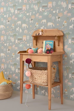 Majvillan, tapet till barnrummet My farm, stone blue