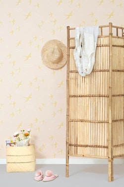 Majvillan, tapet till barnrummet Follow the wind, sunny pink