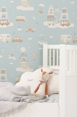 Majvillan, tapet till barnrummet Above the clouds, soft blue