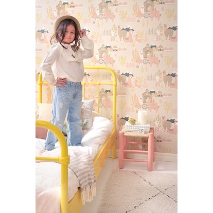 Majvillan, wallpaper for the children's room Lama village, light sunny pink