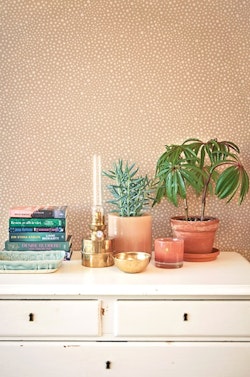 Majvillan, wallpaper for the children's room Dots, teddy brown