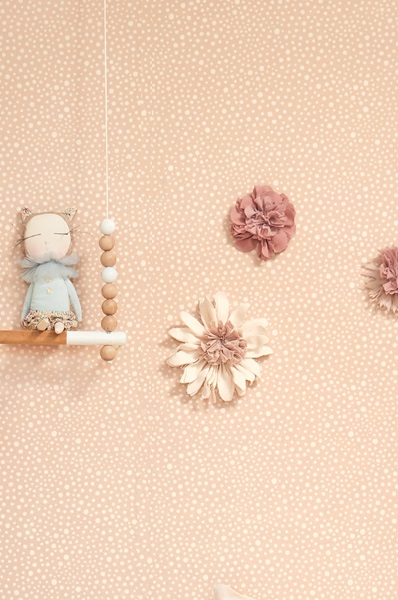 Majvillan, wallpaper for the children's room Dots, soft pink 
